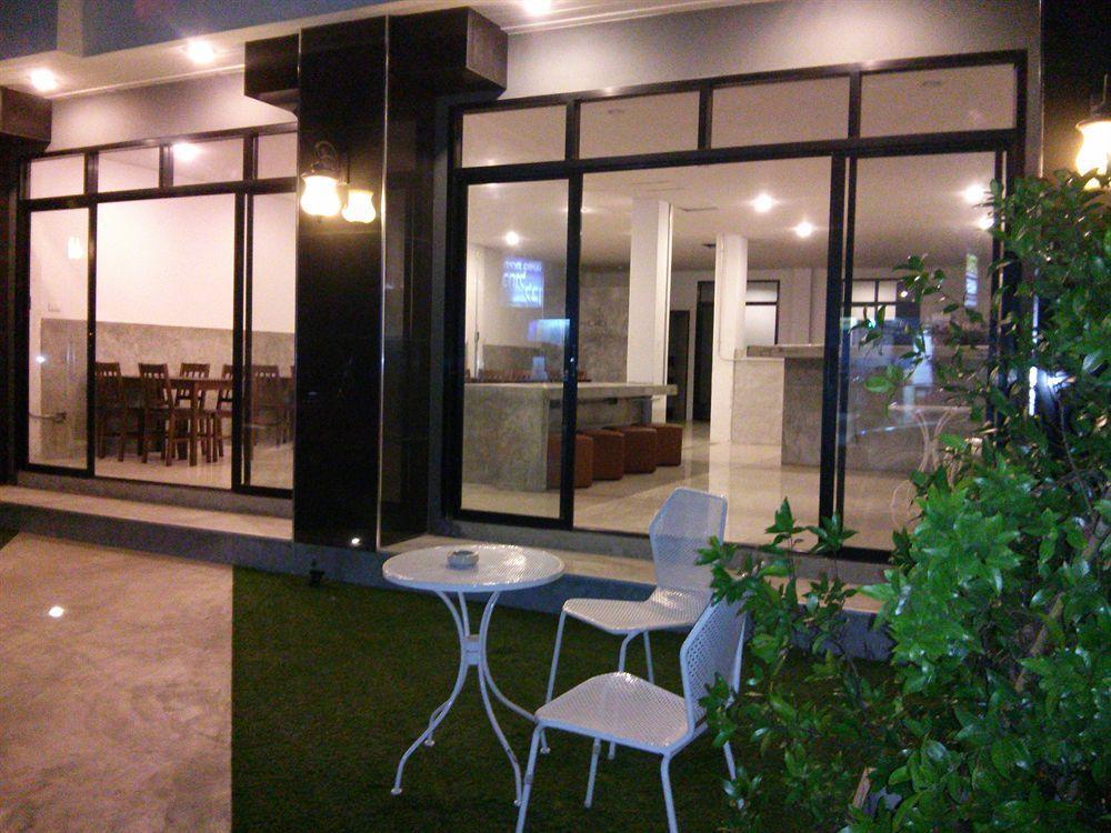 Chill Patong Hotel Exterior photo